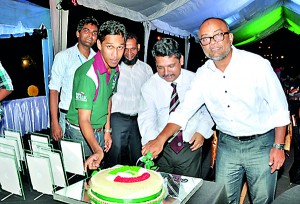 Cutting Cake