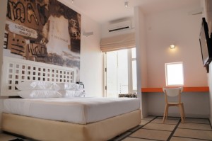 Jetwing no frills hotel bedroom