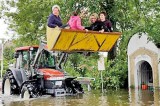 German Chancellor Angela Merkel praises European solidarity in fight against floods