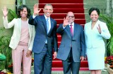 Obamas skip hospital visit to see Mandela