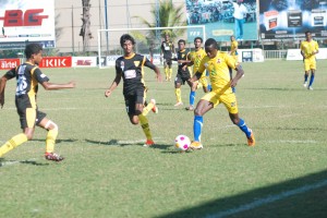 Matara City (in black) beat Super Sun (in yellow) in the first week of the second round of DCL.