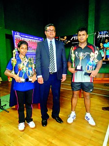 Best players. Chamathsara Fernando on left and Milinda Lakshitha on right with the chief guest Dr. Lal Ekanayake.