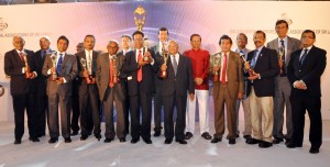 Picture by Indika Handuwala shows the award winners with the chief guest Health Minister Maithripala Sirisena.