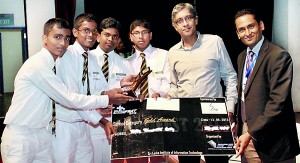 Mahinda College Galle team receiving their award