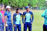 Lankan lasses on cricket safari