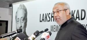 Justice Minister Rauff Hakeem making the introductory speech before Professor Francis Gurry, Director General of WIPO delivered the Lakshman Kadirgamar Memorial Oration at the Sri Lanka Foundation Institute. Pix by Indika Handuwela