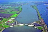 Netherlands looks beyond dykes for flood protection