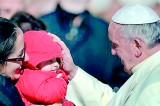 Pope sends out 2,000 Christmas packages