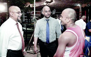 Dian Gomes (L), Chevaan Daniel (C) and pugilist Manju Wanniarachchi (R) at the launch of Super Fighter Season 1