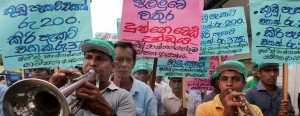 With trumpets and placards the joint opposition proceeds to the Hyde Park meeting. Pix by M.A. Pushpa Kumara, Susantha Liyanawatte and Indika Handuwala