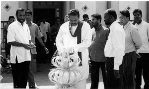 Picture shows then Minister of Fisheries & Aquatic Resources (and present President) Mahinda Rajapaksa participating in the “IsuruAsiri 2000” exhibition in 2000.
