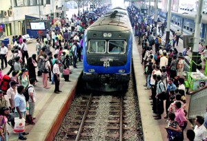 Scenes at the Fort station yesterday. Pix by Indika Handuwala