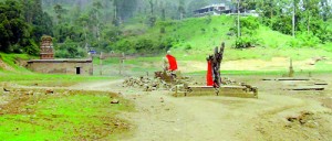 Mousseakelle: A reservoir without water. Pic Ranjith Rajapakse