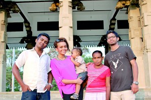 They made it possible: Samanthie, son Mateus and Poojani with Shiraz (left)  and Rukshan (right) from Iamsrilanka.