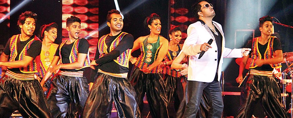 A night of Bhangra with Mika and his boys