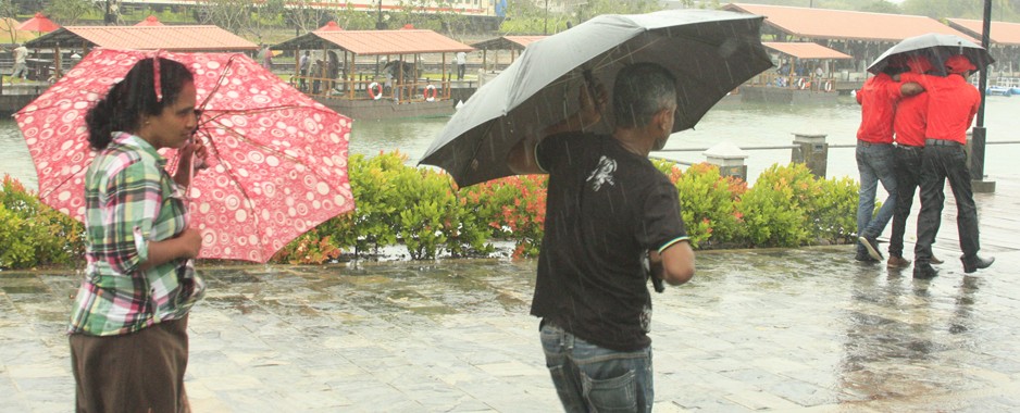 Heavy rain in south-west, drought-hit areas receive little: Met. Dept.