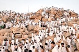 Tears flow and prayers fill the air over Mount Arafat