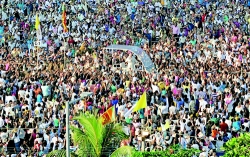 Viva Il Papa from 600,000 Lankans