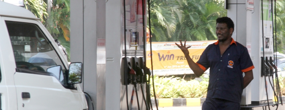 Transport fares slow to follow fuel price cuts