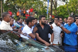 Street battle at SLFP meeting