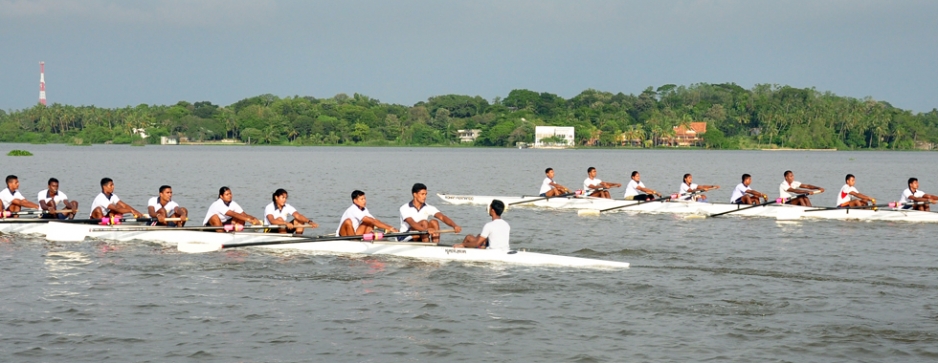 Row-row – eight in a boat