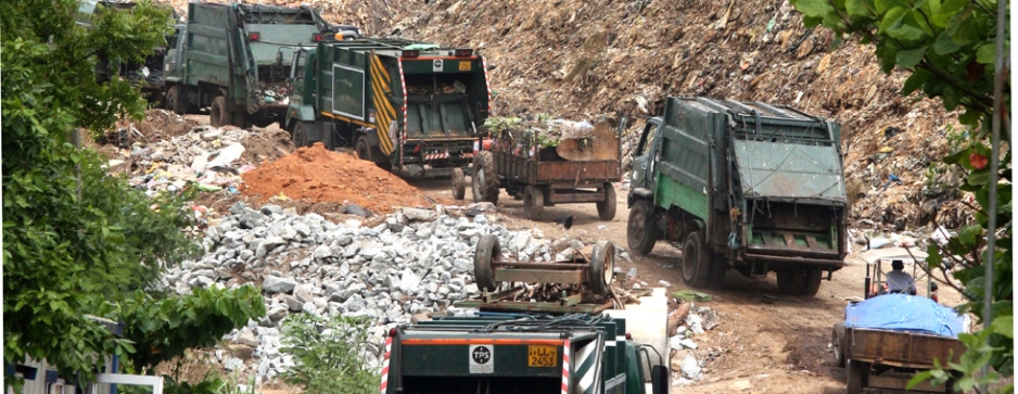 Environmentalists derail garbage train to Aruwakkalu