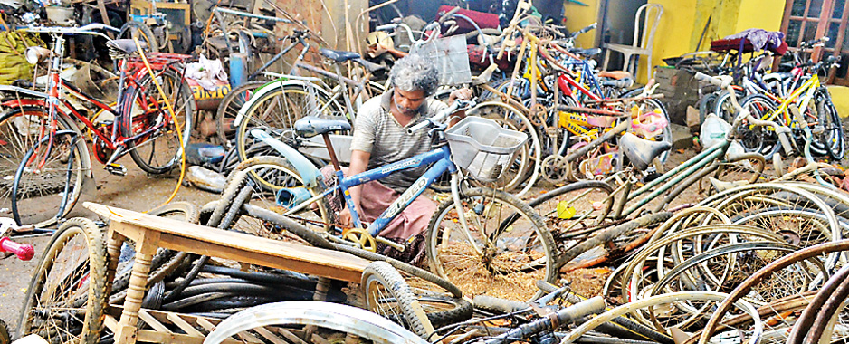 Mechanics flooded with motor cycles that had gone under