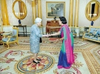 Lanka’s High Commissioner presents credentials to Queen