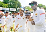 Lankans must stay positive says manager Fernando
