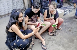 Betel-chewing tourists