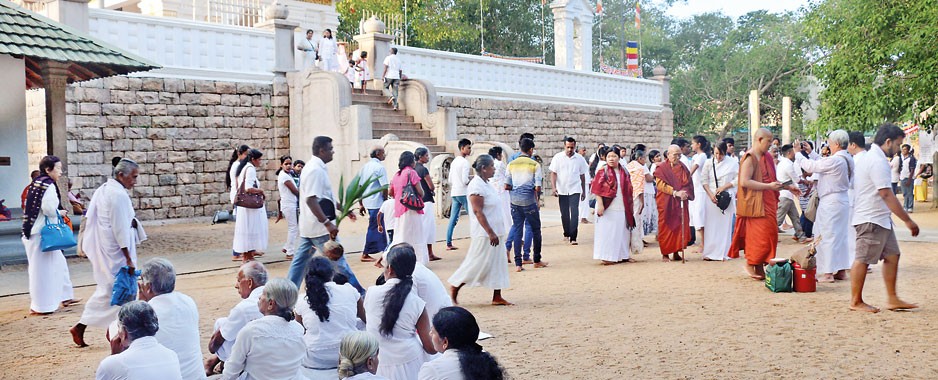 Former PM Ratnasiri Wickremanayake’s last rites; Honest and humble he was an example to all politicians: President Sirisena