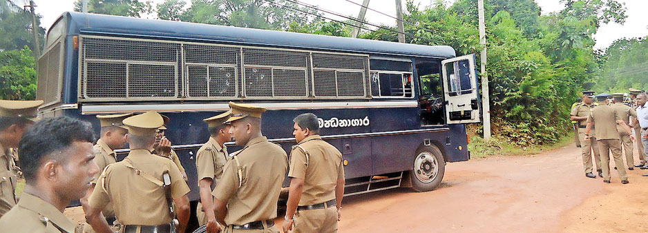 Kalutara assassins pounced when cops allegedly held back prison bus protection
