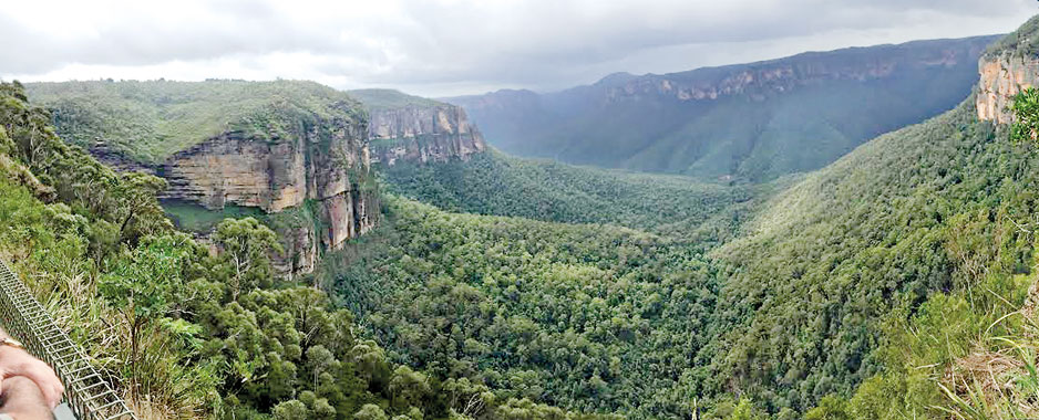 Seeing the Blue Mountains for the first time