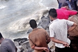 Carcass believed to be that of a whale washes up on Bambalapitiya beach