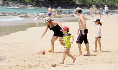 Family-enjoy-their-vaccation-on-the-beach