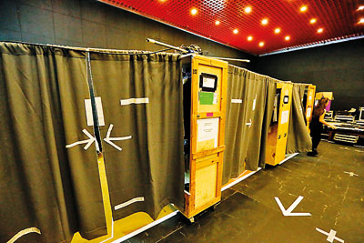 dressing-rooms-backstage