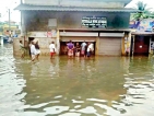Floods no bar to liquor shops