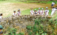Students of Dhammananda M.V., Kirama visited the Katuwana Dutch Fort