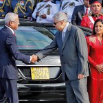 Prime Minister Ranil Wickremesinghe greets the Chief Guest at the event, Maldivian President  Ibrahim Mohamed Solih