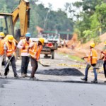 RDA Chairman Nihal Sooriyarachchi (3rd from left) visited the Godagama to  Beliatta extension site of the Southern Expressway on Thursday. Pic by Krishan Jeevaka Jayaruk