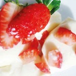 Smart--Snacks--Yogurt-with-Berries
