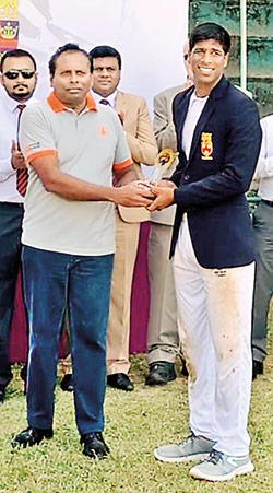 Best-Bowler-Trinity-skipper-Ruvin--Peiris
