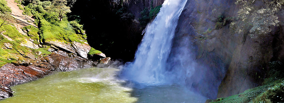 Dunhinda Falls