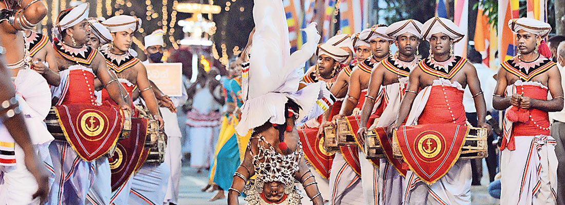 Nawam Perahera lights up Gangaramaya
