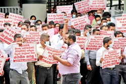 Protesting Bank of Ceylon employees