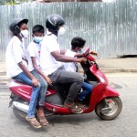 Thimbirigasyaya: Family ride - Pic by Indika Handuwala