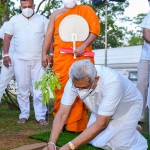 President Gotabaya Rajapaksa and Premier Mahinda Rajapaksa at Kirivehera in Kataragama