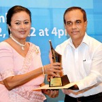 Best Healthcare and Medical Reporter of the Year (2020- Sinhala stream):  Harsha Sugathadasa of the Silumina receives the award from Ranjith Ananda Jayasinghe