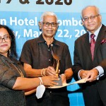 The Mervyn de Silva Journalist of the Year (2019):  Sanjeewani Samarasena of Sathi Aga Aruna  receives the award from Kumar Nadesan, Chairman Sri Lanka Press Institute and  Siri Ranasinghe, President Editors' Guild of Sri Lanka and Chief Editor Daily Lankadeepa