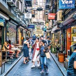 Iconic-Melbourne-narrow-and-lovely-streets,-full-of-cafes-and-tourist